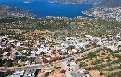 Kaş Bezirgan Villalar Bölgesinde Ana Yola Cepheli
