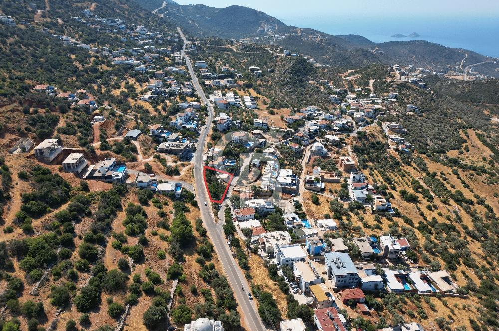 Kaş Bezirgan Villalar Bölgesinde Ana Yola Cepheli