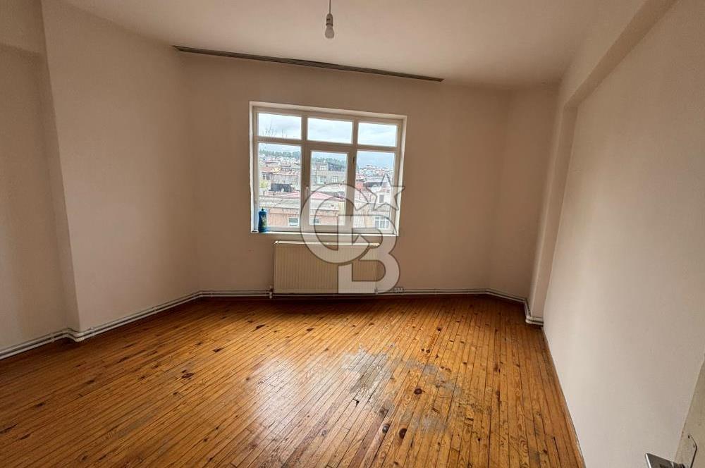 Gebi Cd. Üzerinde Merkezi Konumda Fırsat Kiralık 3+1 Daire !!!