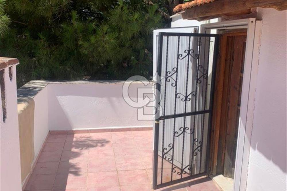 ÜRKMEZDE DENİZE 50 METRE YAKINLIKTA KİRALIK TRİPLEKS VİLLA