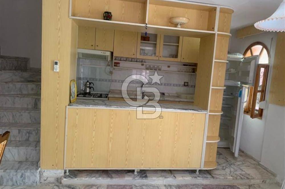 ÜRKMEZDE DENİZE 50 METRE YAKINLIKTA KİRALIK TRİPLEKS VİLLA