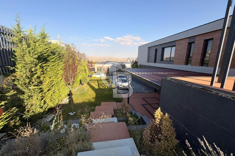 GÖLBAŞINDA SATILIK MUHTEŞEM MALİKANE