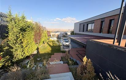 GÖLBAŞINDA SATILIK MUHTEŞEM MALİKANE