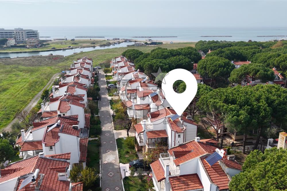 AYVALIK ALTINOVA MANASKENT SİTESİNDE DENİZE 200 METRE 4+1 VİLLA
