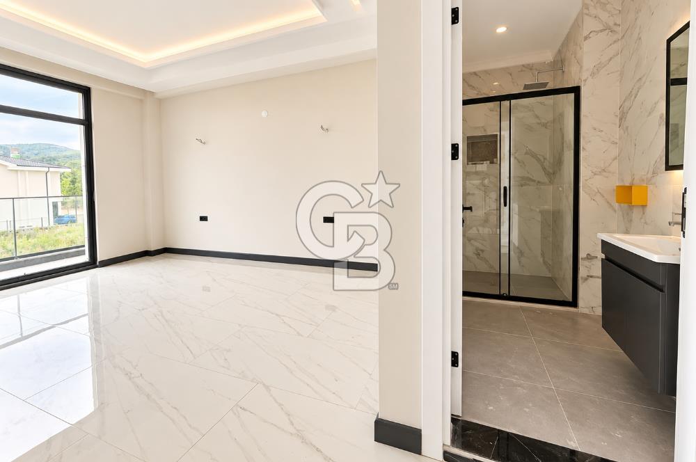 KOCAELİ BAŞİSKELE YENİKÖY MERKEZ SİTE İÇİNDE SATILIK 4+1 VİLLA