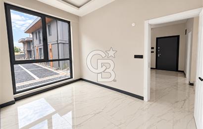 KOCAELİ BAŞİSKELE YENİKÖY MERKEZ SİTE İÇİNDE SATILIK 4+1 VİLLA