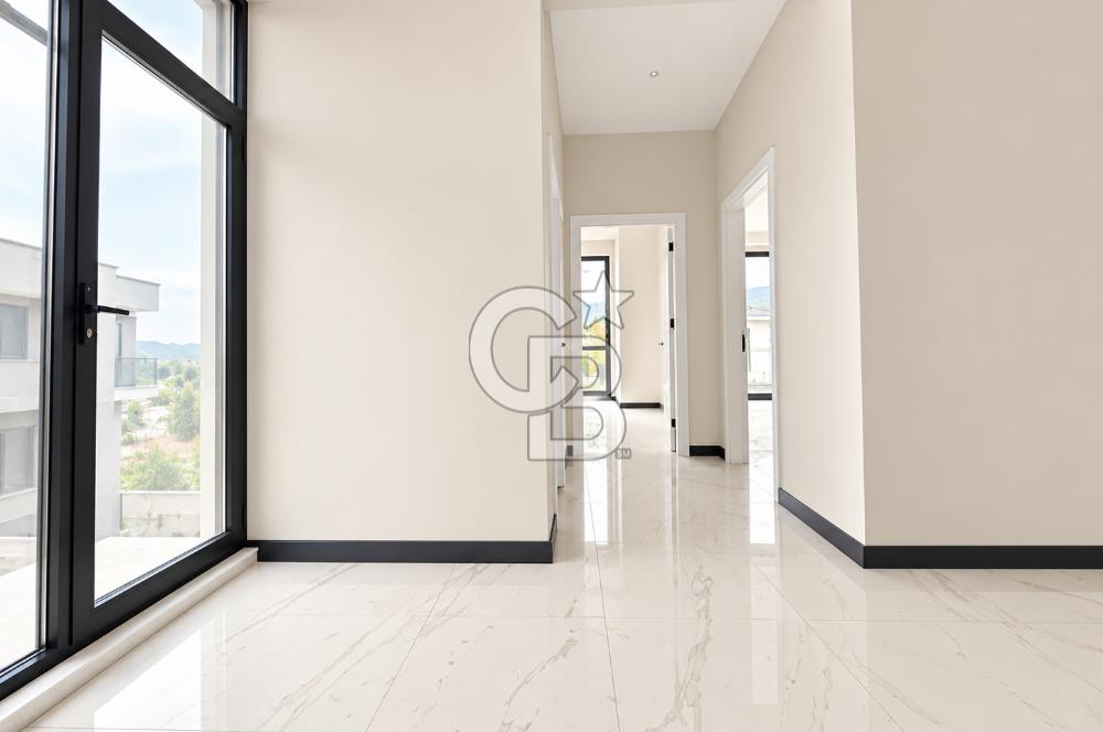 KOCAELİ BAŞİSKELE YENİKÖY MERKEZ SİTE İÇİNDE SATILIK 4+1 VİLLA