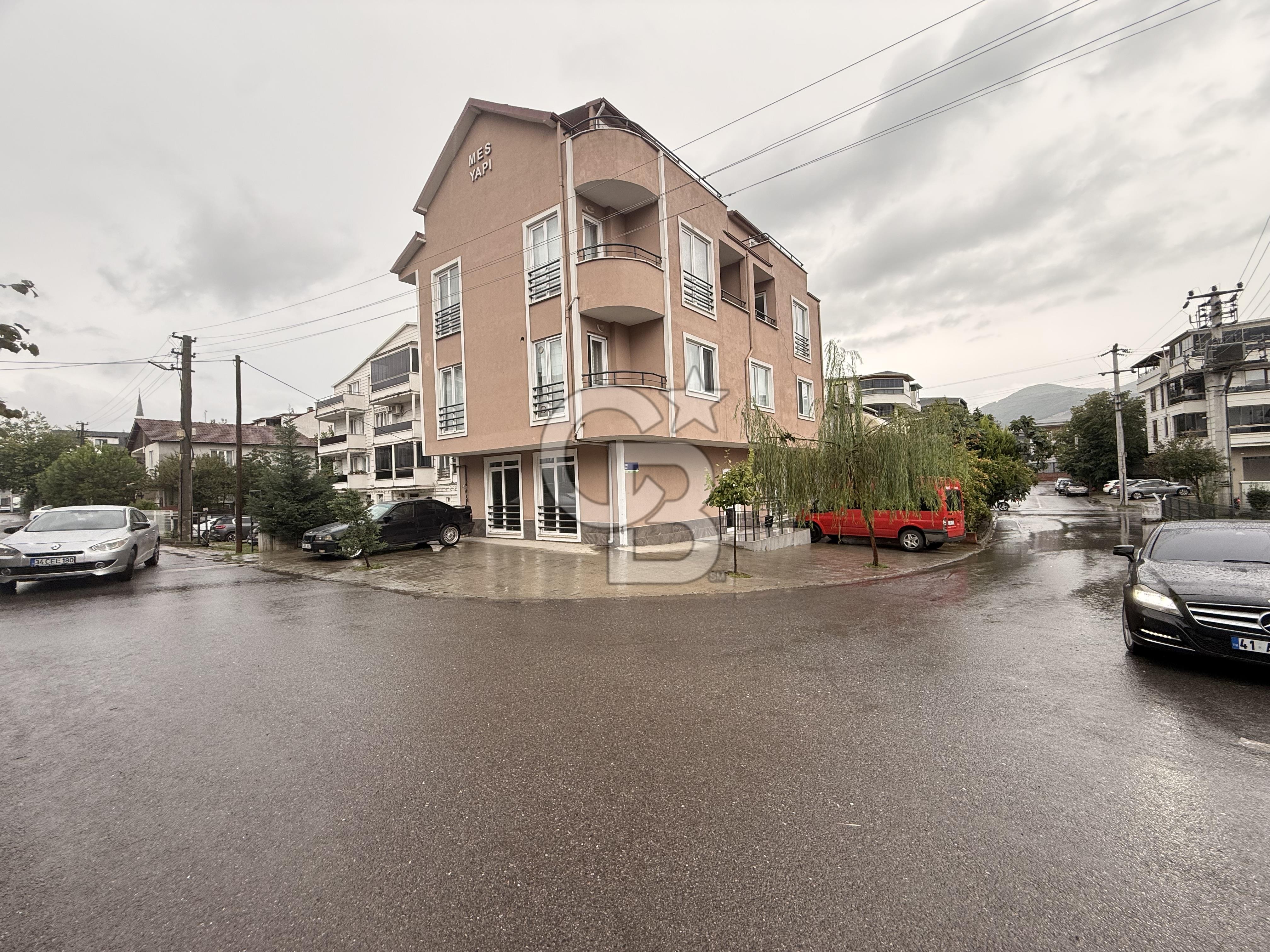 KOCAELİ BAŞİSKELE BARBAROS MERKEZ 2+1 SATILIK ÇATI DUBLEKS DAİRE