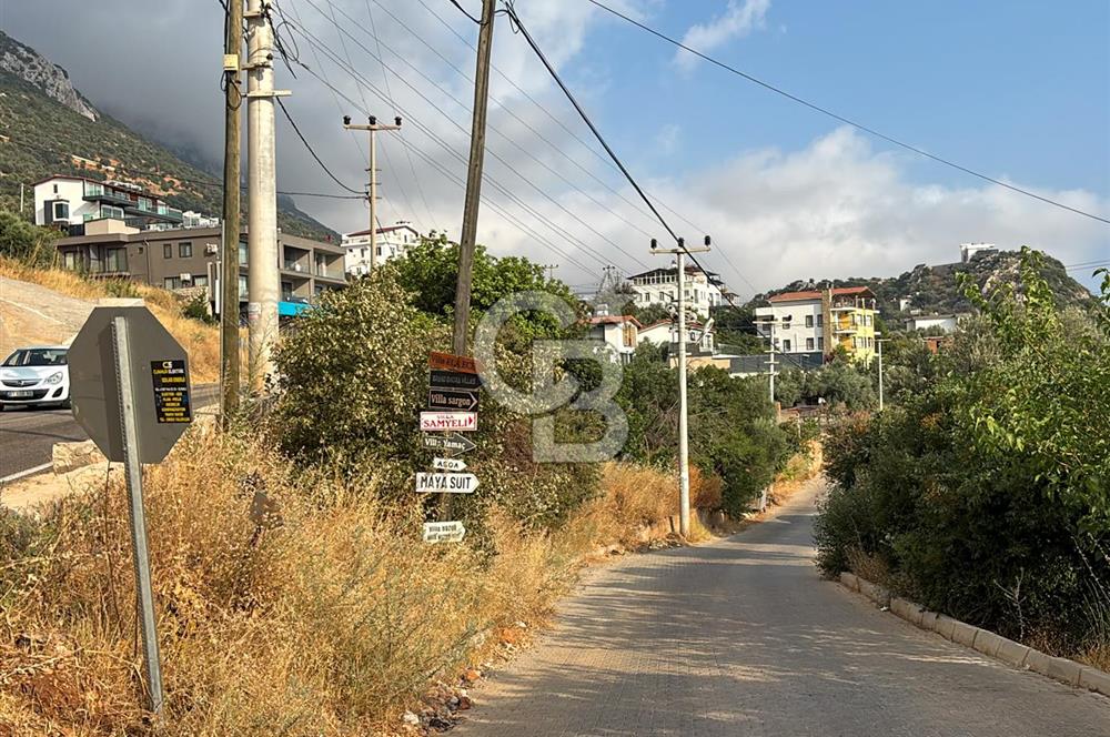 Kaş Bezirgan Villalar Bölgesinde Ana Yola Cepheli