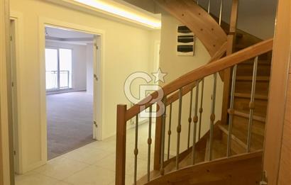 Bakırköy Vezüv Konaklarında Çift Girişli Dubleks Daire 4+1