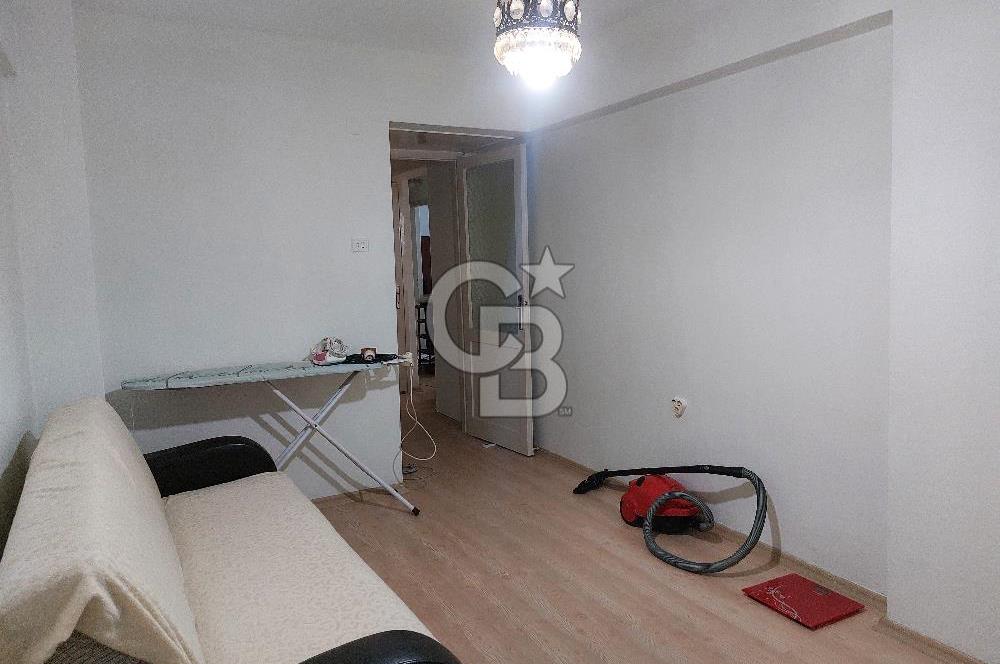 Karabağlar Esenyalı'da Kiralık Geniş 3+1 Eşyalı Daire