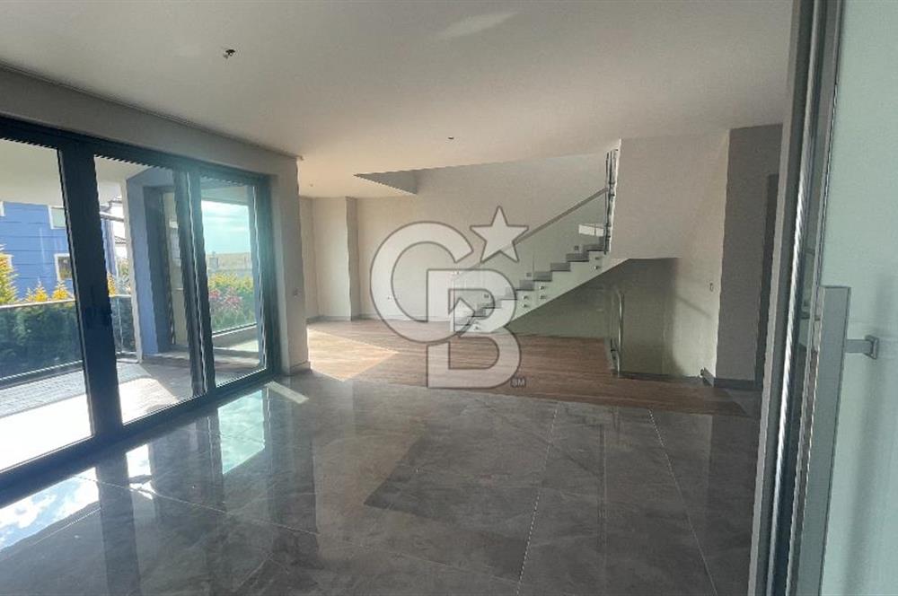 GÖLBAŞI KARŞIYAKA MAH. GÖL VİLLA MOGAN SİTESİ KİRALIK 5+2 VİLLA