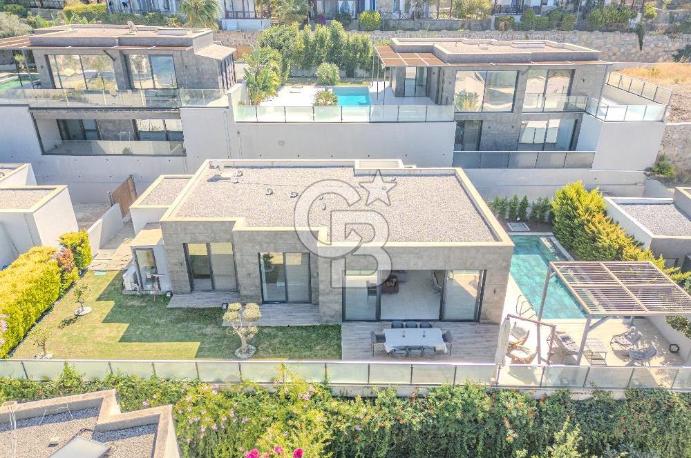 Yalıkavak'ta Yatay Mimari Özel Havuzlu Bahçeli 3+1 Villa