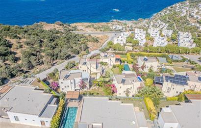 Yalıkavak'ta Yatay Mimari Özel Havuzlu Bahçeli 3+1 Villa