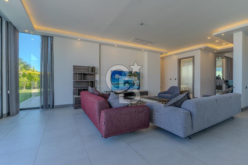 Yalıkavak'ta Yatay Mimari Özel Havuzlu Bahçeli 3+1 Villa