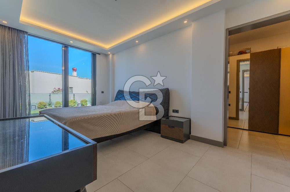 Yalıkavak'ta Yatay Mimari Özel Havuzlu Bahçeli 3+1 Villa