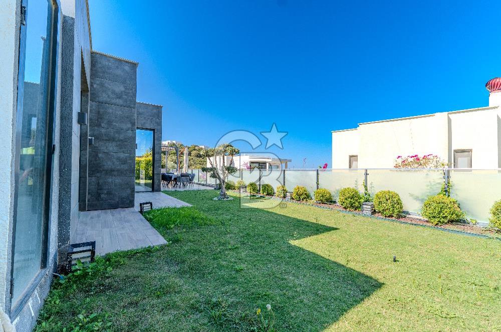 Yalıkavak'ta Yatay Mimari Özel Havuzlu Bahçeli 3+1 Villa
