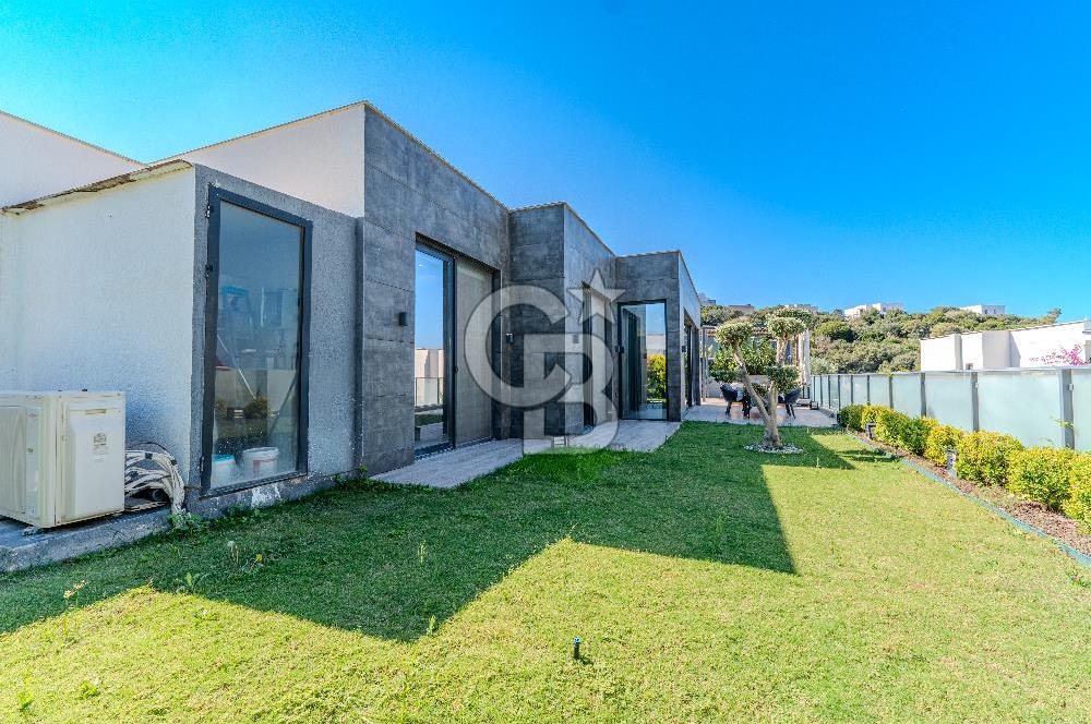 Yalıkavak'ta Yatay Mimari Özel Havuzlu Bahçeli 3+1 Villa