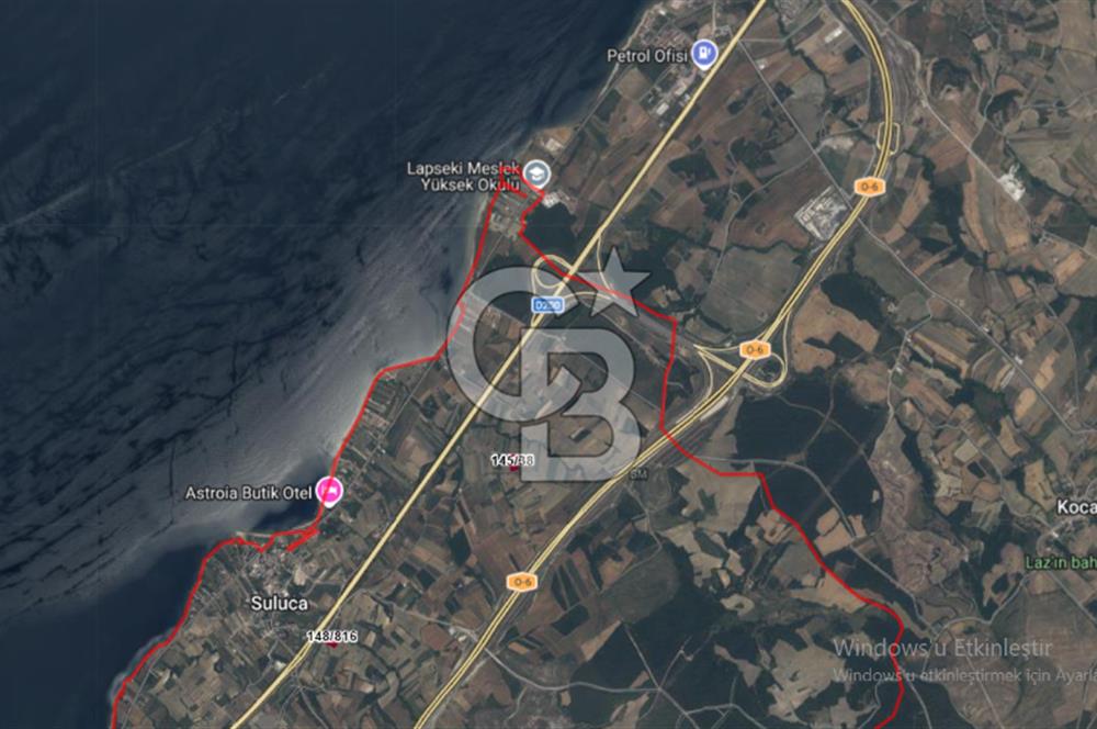 LAPSEKİ SULUCADA YOLA CEPHELİ 2.434 M² SATILIK TARLA