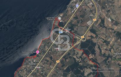 LAPSEKİ SULUCADA YOLA CEPHELİ 2.434 M² SATILIK TARLA