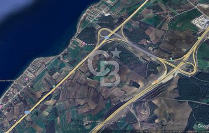 LAPSEKİ SULUCADA YOLA CEPHELİ 2.434 M² SATILIK TARLA