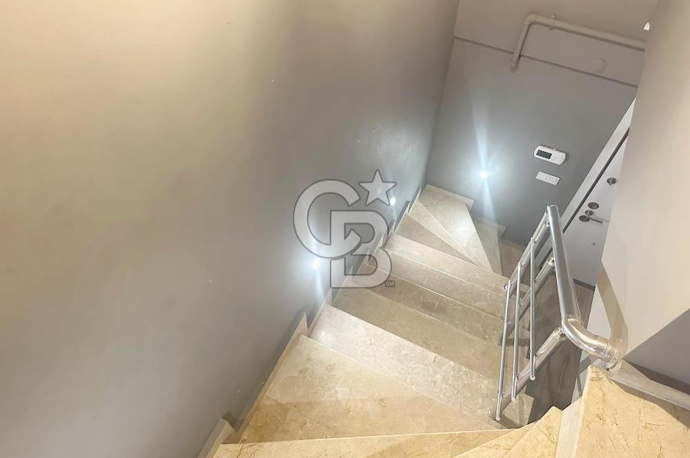 CADDE ÜZERİ FULL + FULL YAPILI KİRALIK DUBLEKS