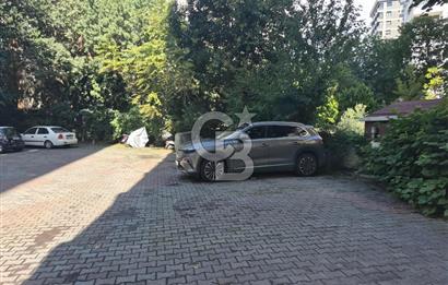 Fenerbahçe'de Fener Kalamış Caddesi Üzerinde Satılık 3+1 Daire