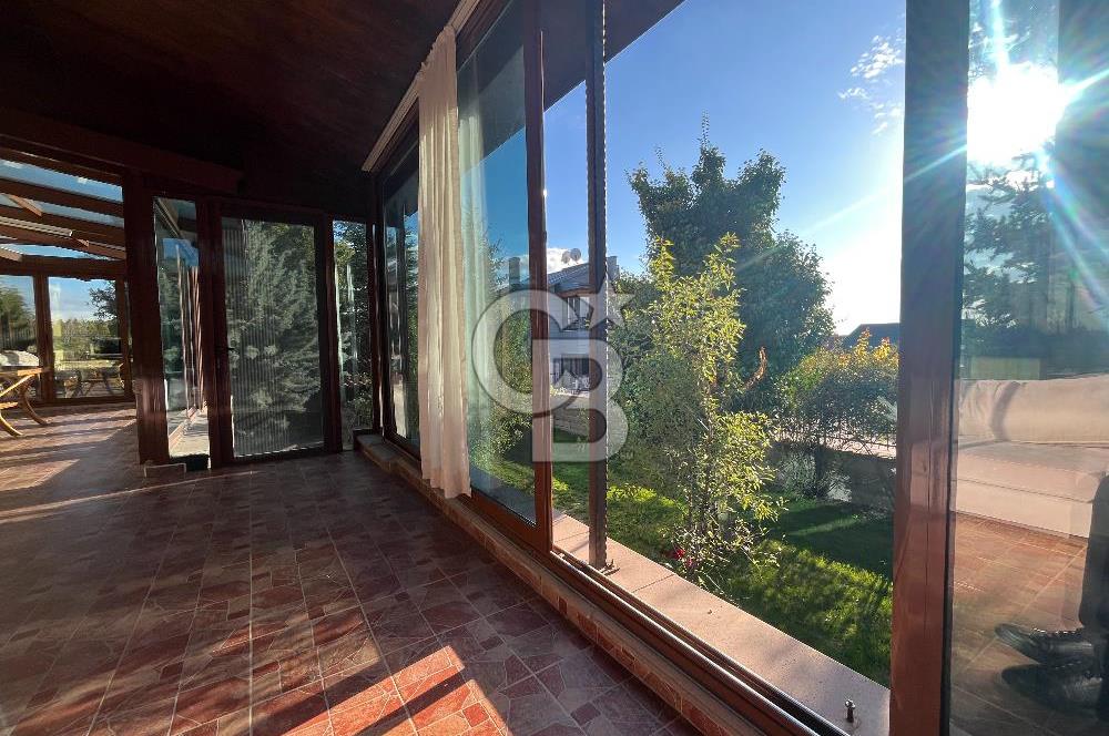 GÖLBAŞI BAHÇELİEVLER’DE SATILIK 980 M² BAHÇELİ, KÖŞE KONUMDA 6+2 VİLLA