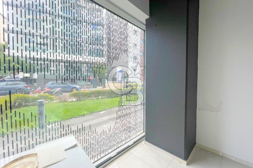 Kartal Soğanlık Orta Mah. İzpark 'ta Kiralık İşyeri Köşe Dükkan