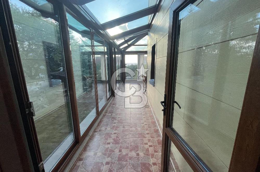 GÖLBAŞI BAHÇELİEVLER’DE SATILIK 980 M² BAHÇELİ, KÖŞE KONUMDA 6+2 VİLLA