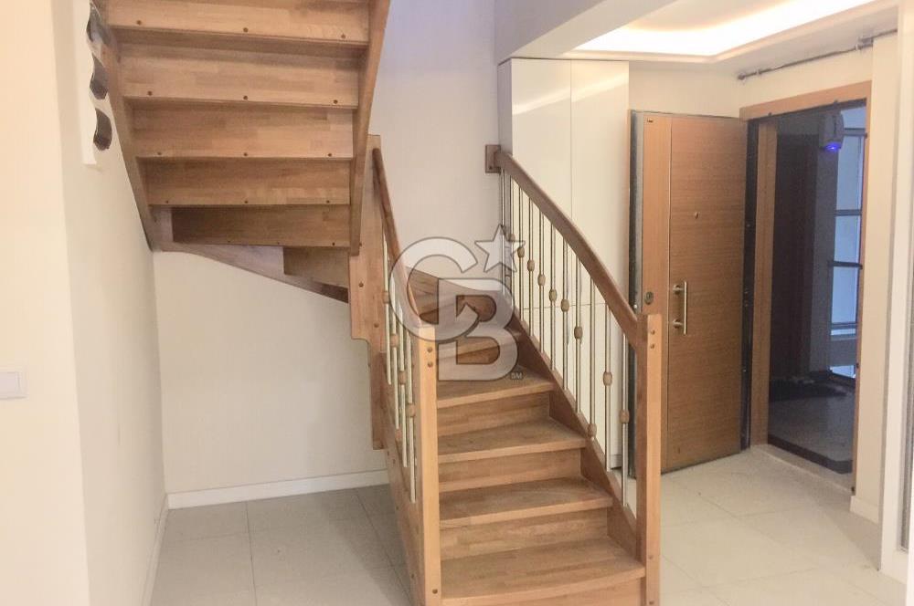 Bakırköy Vezüv Konaklarında Çift Girişli Dubleks Daire 4+1