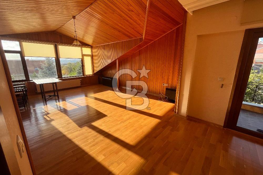 GÖLBAŞI BAHÇELİEVLER’DE SATILIK 980 M² BAHÇELİ, KÖŞE KONUMDA 6+2 VİLLA