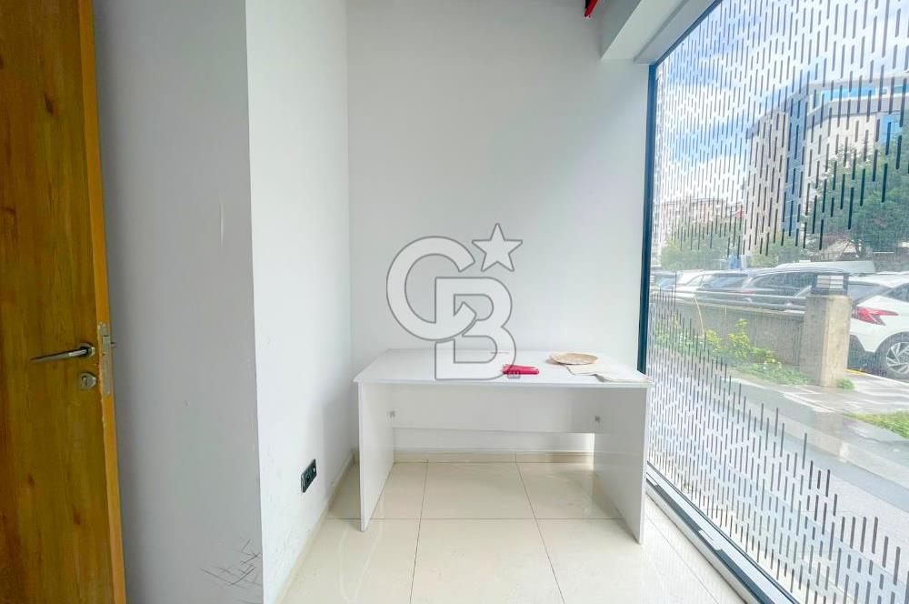 Kartal Soğanlık Orta Mah. İzpark 'ta Kiralık İşyeri Köşe Dükkan