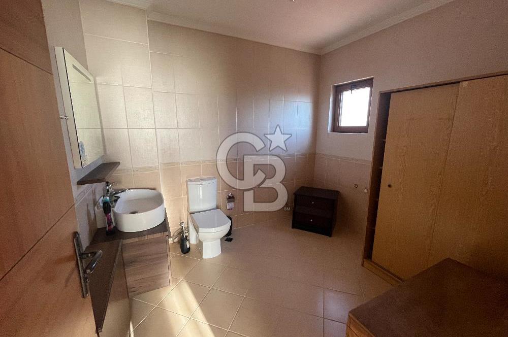 GÖLBAŞI BAHÇELİEVLER’DE SATILIK 980 M² BAHÇELİ, KÖŞE KONUMDA 6+2 VİLLA