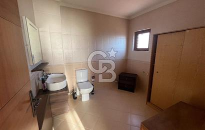 GÖLBAŞI BAHÇELİEVLER’DE SATILIK 980 M² BAHÇELİ, KÖŞE KONUMDA 6+2 VİLLA
