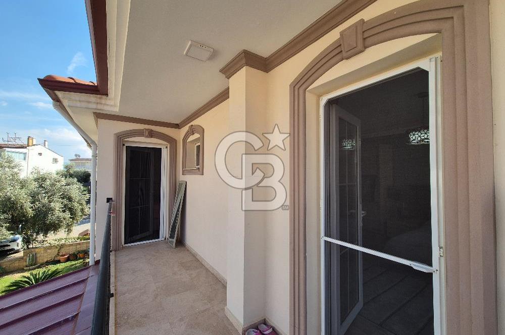 Kuşadası Kadınlar Denizi'nde Deniz Manzaralı 3+1 Villa