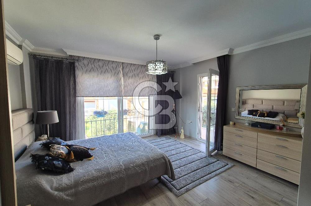 Kuşadası Kadınlar Denizi'nde Deniz Manzaralı 3+1 Villa