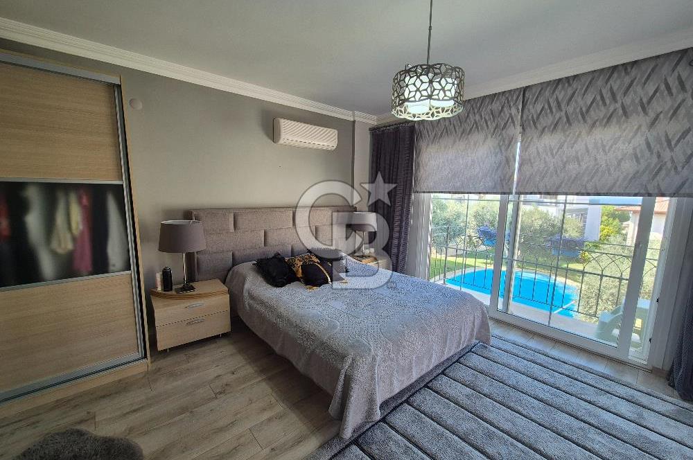 Kuşadası Kadınlar Denizi'nde Deniz Manzaralı 3+1 Villa