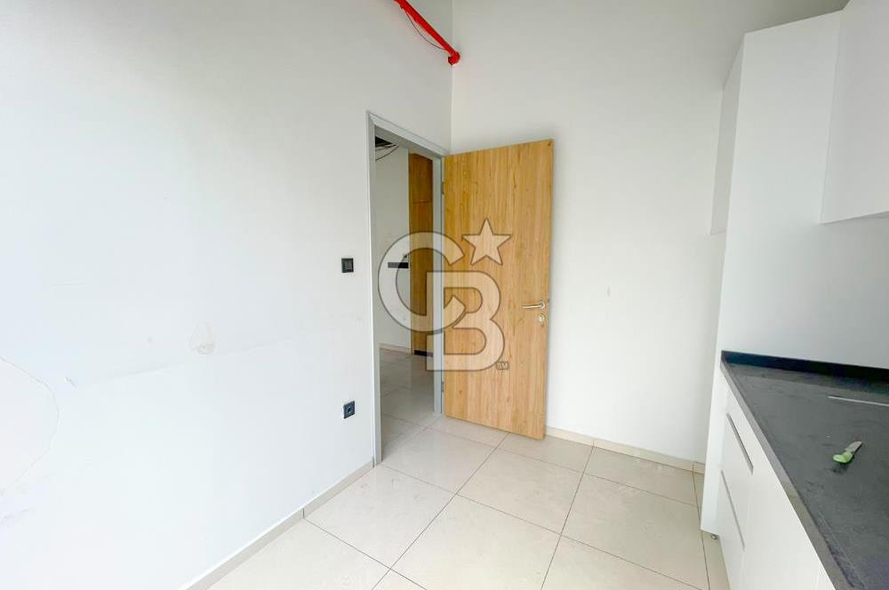 Kartal Soğanlık Orta Mah. İzpark 'ta Kiralık İşyeri Köşe Dükkan