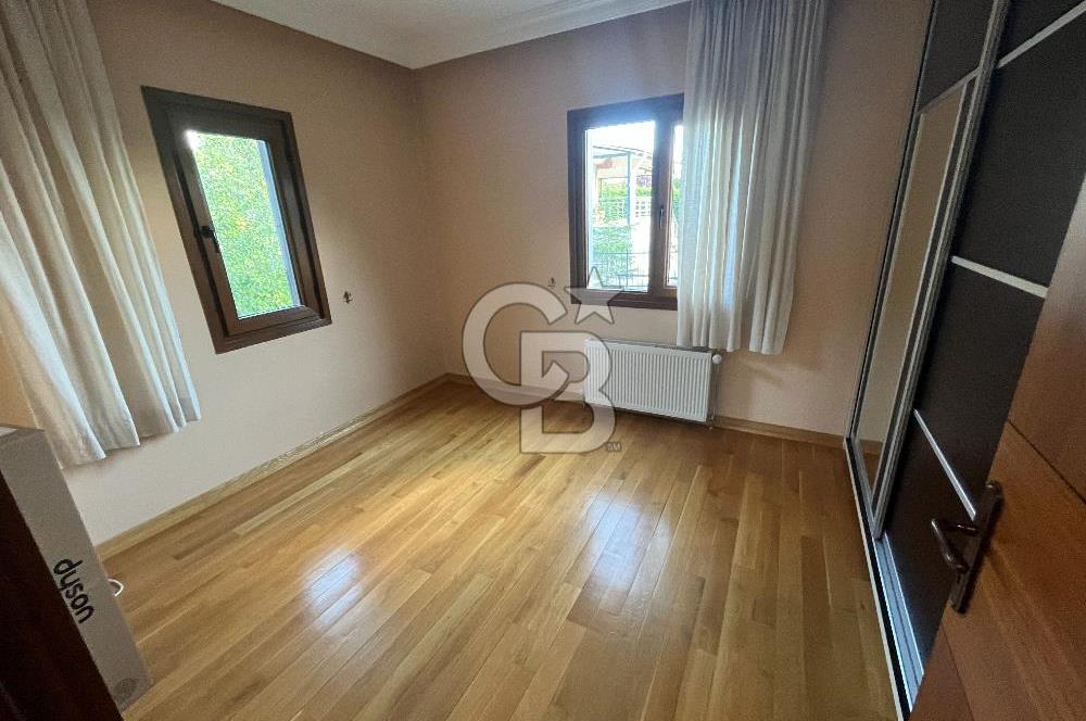 GÖLBAŞI BAHÇELİEVLER’DE SATILIK 980 M² BAHÇELİ, KÖŞE KONUMDA 6+2 VİLLA