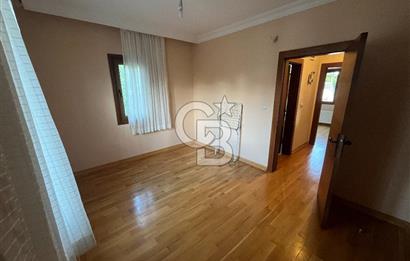 GÖLBAŞI BAHÇELİEVLER’DE SATILIK 980 M² BAHÇELİ, KÖŞE KONUMDA 6+2 VİLLA