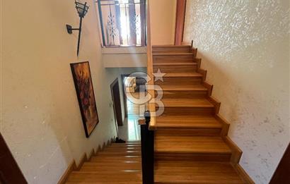 GÖLBAŞI BAHÇELİEVLER’DE SATILIK 980 M² BAHÇELİ, KÖŞE KONUMDA 6+2 VİLLA