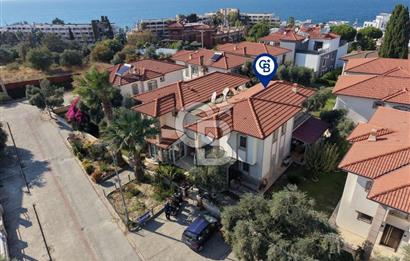 Kuşadası Kadınlar Denizi'nde Deniz Manzaralı 3+1 Villa