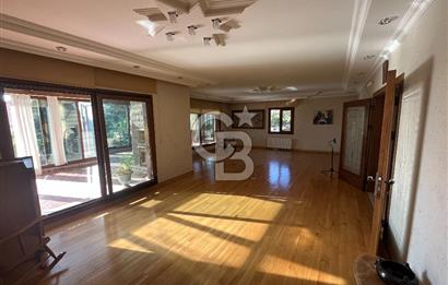 GÖLBAŞI BAHÇELİEVLER’DE SATILIK 980 M² BAHÇELİ, KÖŞE KONUMDA 6+2 VİLLA