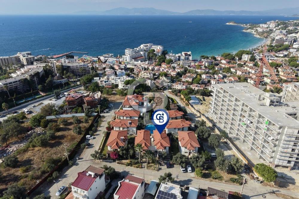 Kuşadası Kadınlar Denizi'nde Deniz Manzaralı 3+1 Villa
