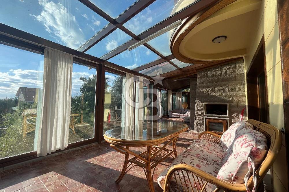 GÖLBAŞI BAHÇELİEVLER’DE SATILIK 980 M² BAHÇELİ, KÖŞE KONUMDA 6+2 VİLLA