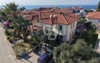 Kuşadası Kadınlar Denizi'nde Deniz Manzaralı 3+1 Villa