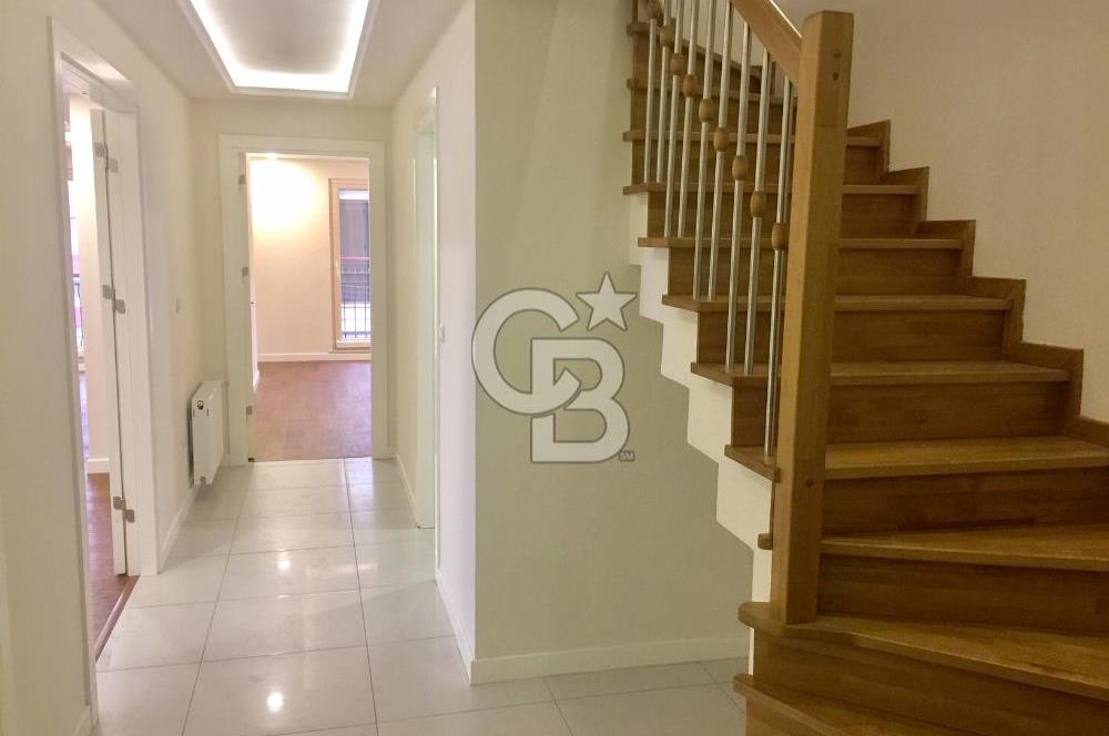 Bakırköy Vezüv Konaklarında Çift Girişli Dubleks Daire 4+1