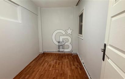 Kadıköy Rıhtım İzzettin Sokakta Bahçeli 3+1 Satılık Daire