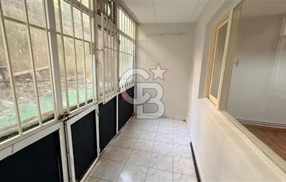 Kadıköy Rıhtım İzzettin Sokakta Bahçeli 3+1 Satılık Daire